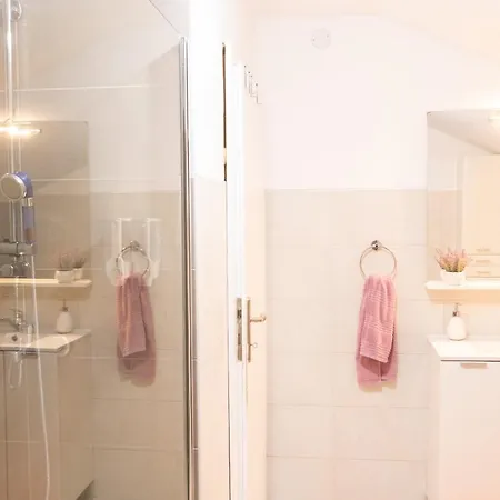 Apartment Little Place 2